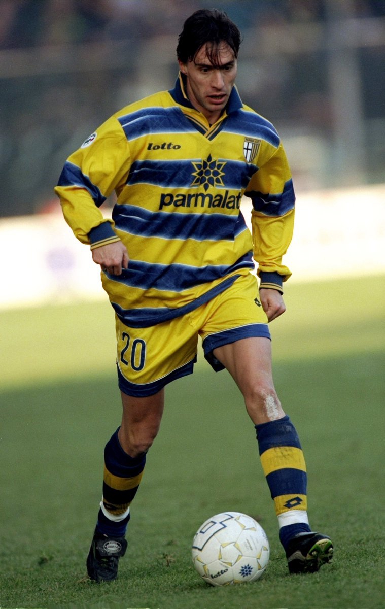 赛后体能课后，瓦伦西亚远射贴柱备战意甲，媒体盛赞，阵容厚度经受考验(瓦伦西亚个人资料)