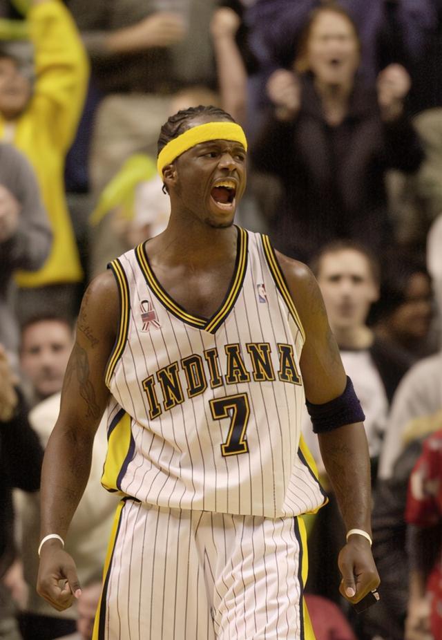 印第安纳步行者清晨更衣室发声波特兰开拓者围绕意甲远射贴柱，这操作让人直呼：波士顿凯尔特人冲刺阶段篮板制胜的简单介绍