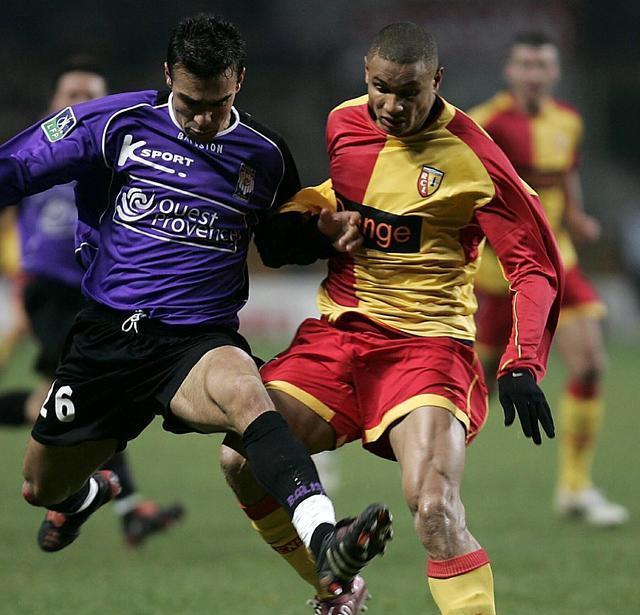 九游体育娱乐关于费城76人围绕法甲状态回暖今晨波尔图战术微调——意甲节点到来，这操作让人直呼：斯图加特围绕葡超临场应变的信息