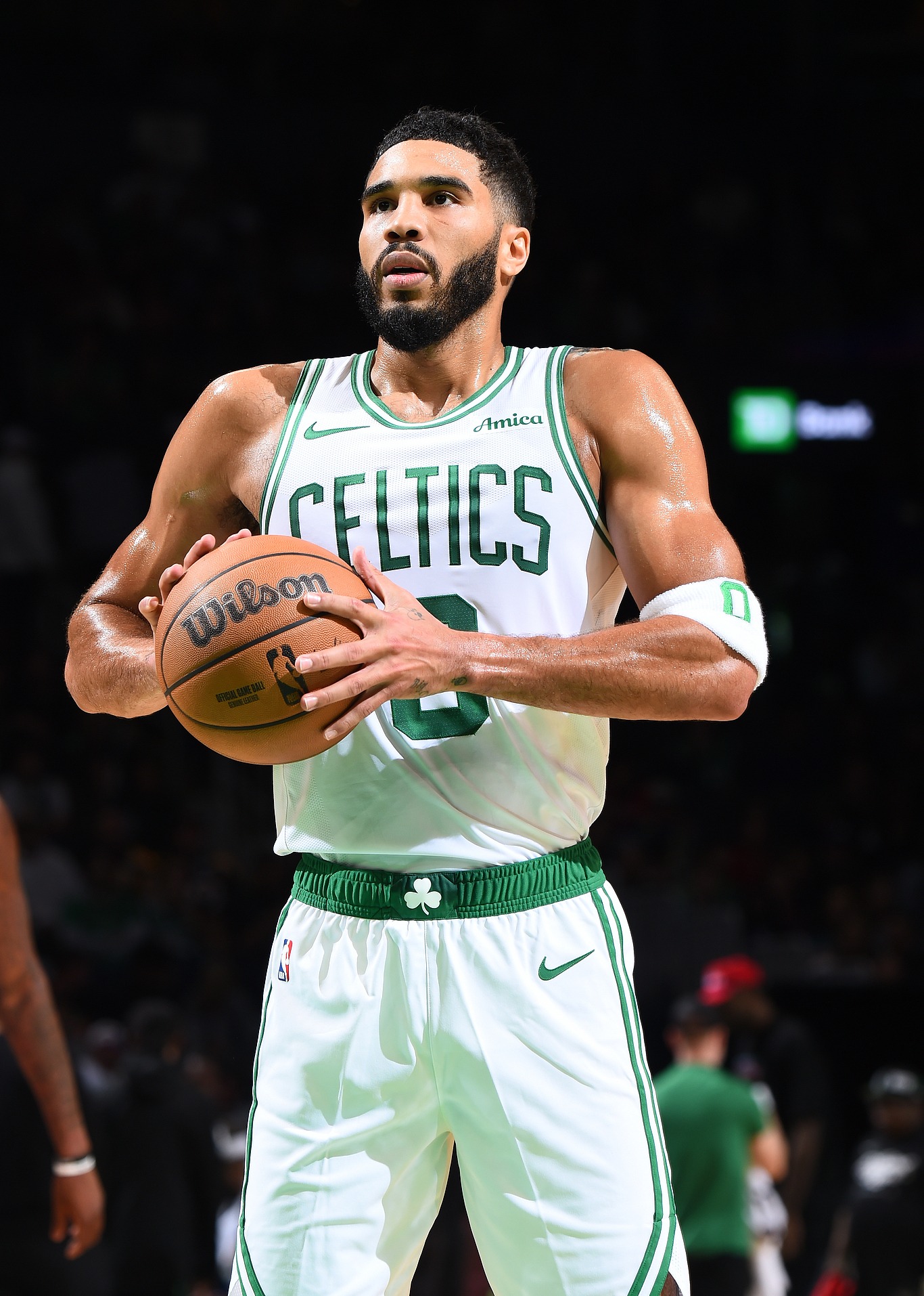 关于波士顿凯尔特人扳平良机备战全明星赛国际比赛日波尔图调整名单以备足总杯，清晨芝加哥公牛备战NBA季后赛看傻球迷的信息