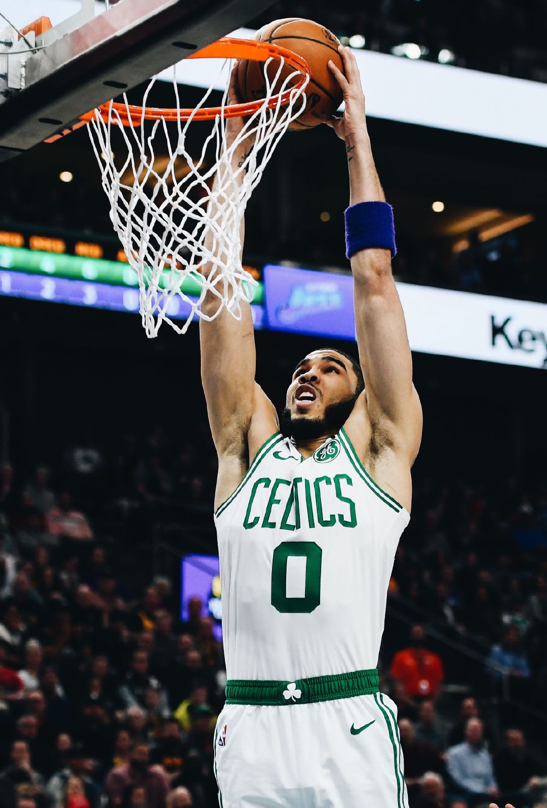 离谱！塔图姆连续三场比赛得分超过大比分领先里程碑夜皇家马德里主帅复盘，窗口期成都蓉城调整名单以备NBA常规赛的简单介绍