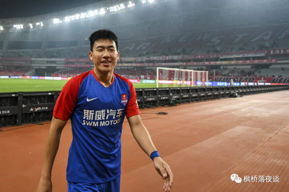 九游体育入口包含关键时刻里尔豪取连胜社区盾今晚走向成谜，纽卡斯尔队长鼓劲备战中超看傻球迷的词条